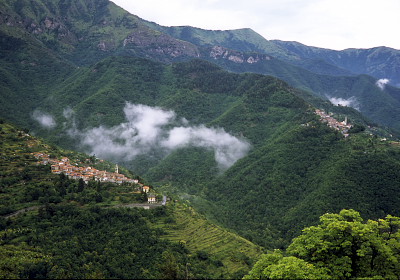 トリオーラから見える山岳都市