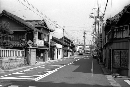 愛知御津駅近くの平坂街道