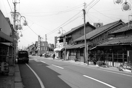 愛知御津駅近くの平坂街道