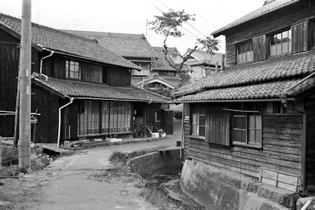 吉良吉田駅近く