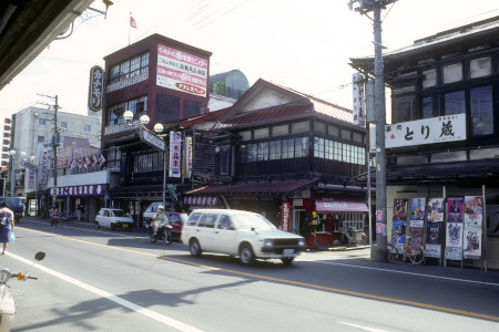 土手町商店街の賑わい