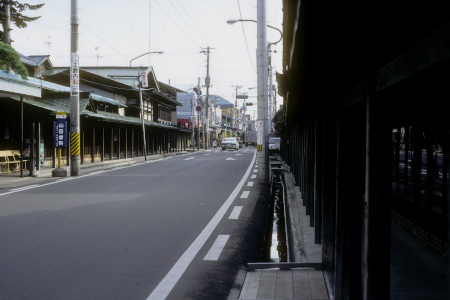 中町のこみせ通り