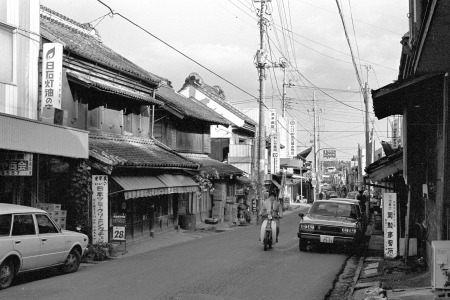 中心部の土蔵造りの家々