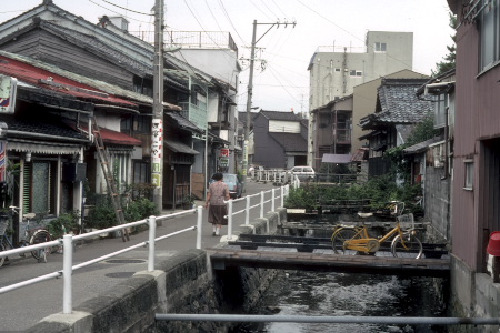 芳斉二丁目の三構橋あたり