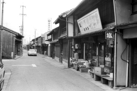 東海道関宿のはずれ