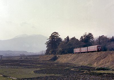 楚原・上笠田間