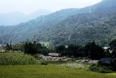 白山下駅付近