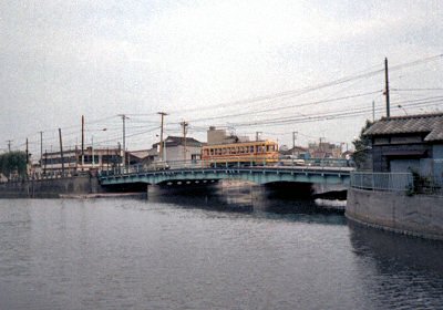 横十間川を渡る