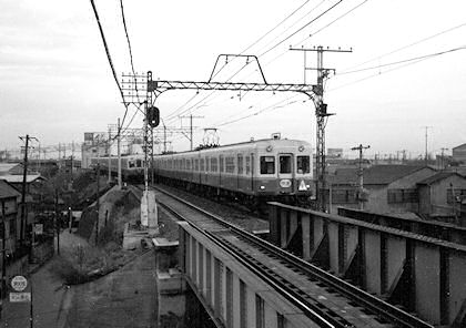 関屋駅のホームから