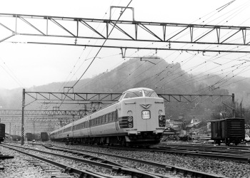 上松駅の381系