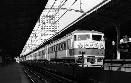 東京駅の157系特急あまぎ