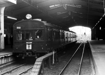 鶴見線鶴見駅