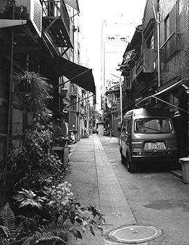 銀座の路地