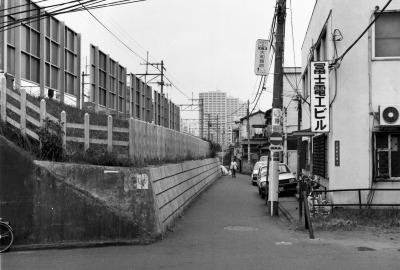 大久保通りと職安通りの中間地点