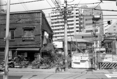 銅壁の看板建築