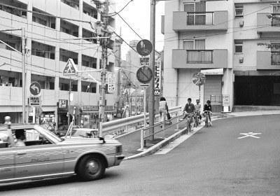 麻布十番通りの六本木寄り