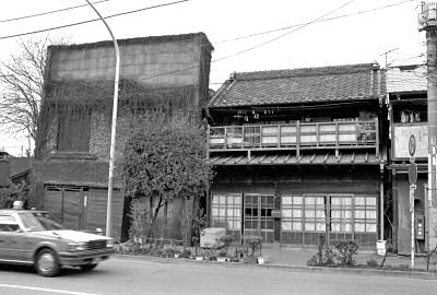 原町三丁目の看板建築