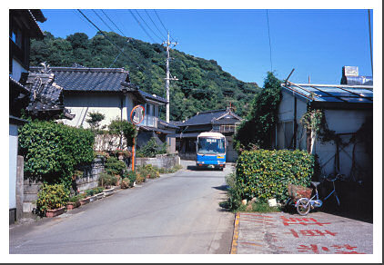 東海岸を走るバス