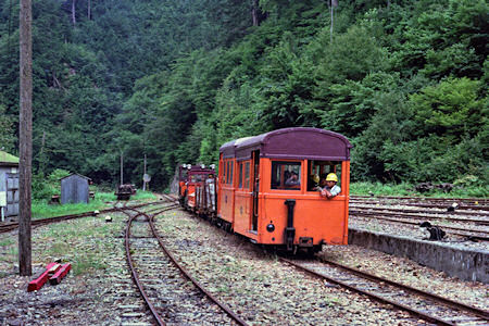 関西電力の資材運搬列車